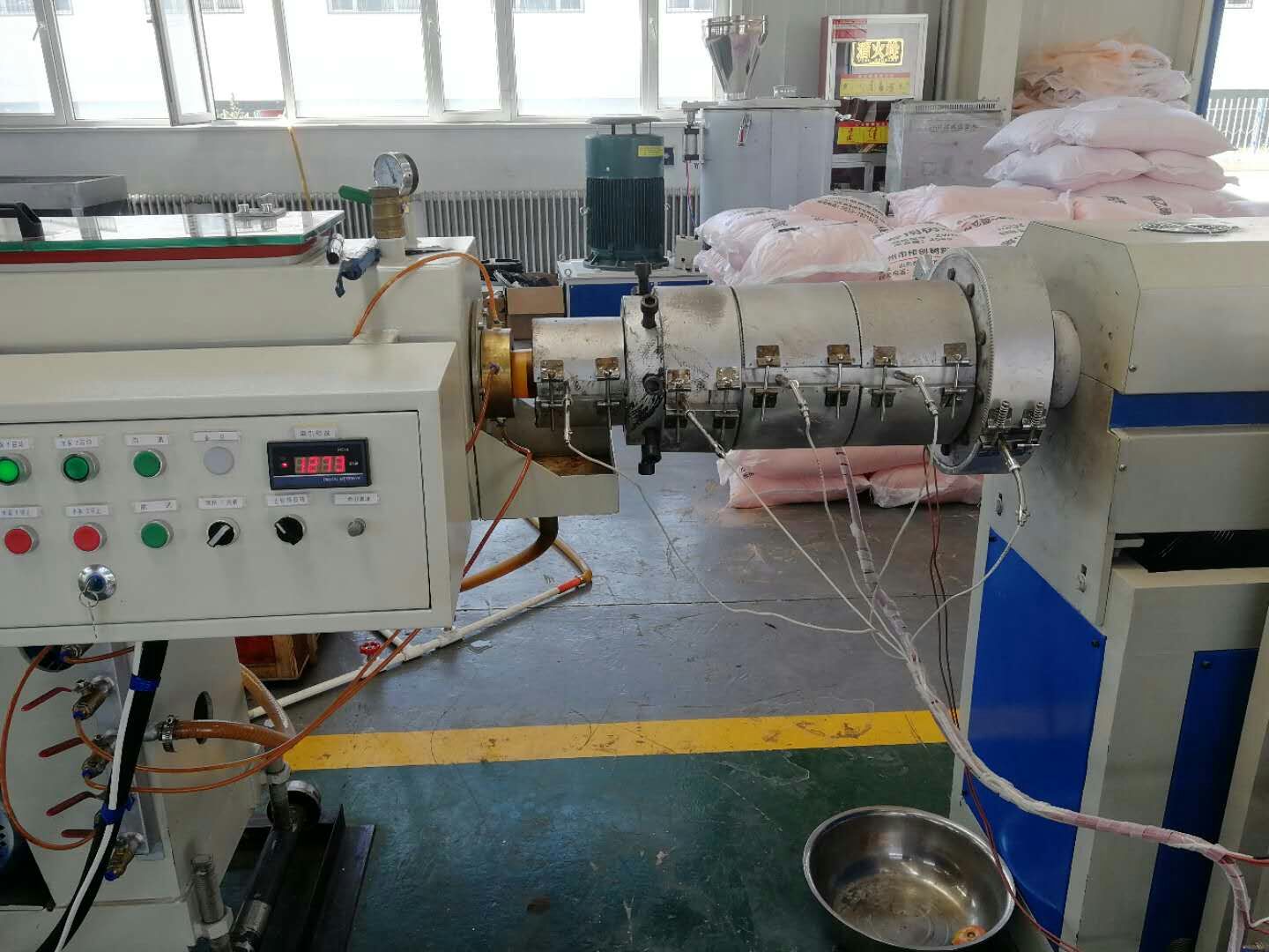 65���߷������;����r���O��